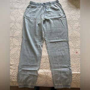 Tea ‘N’ Rose Chambray Joggers